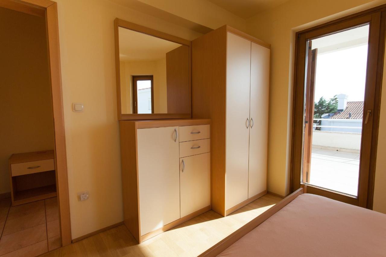 Apartman Vjekoslav Veglia Exterior foto