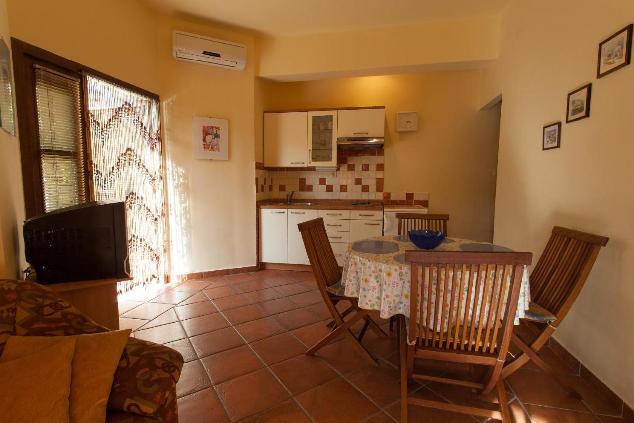 Apartman Vjekoslav Veglia Exterior foto