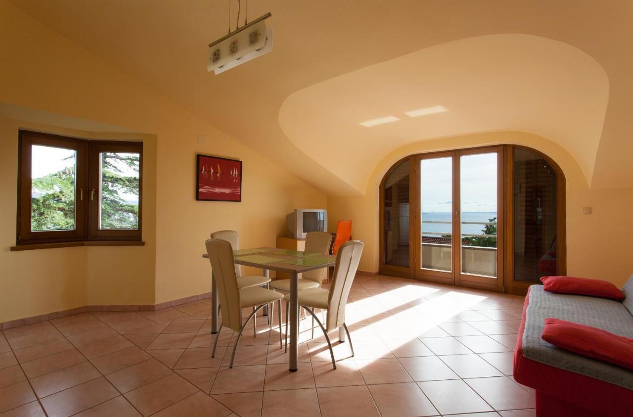 Apartman Vjekoslav Veglia Exterior foto